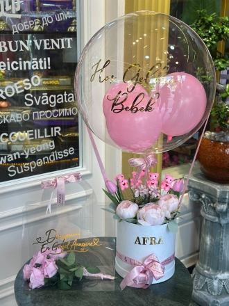 KIZ BEBEK BALONU VE ANNE ÇANTASI